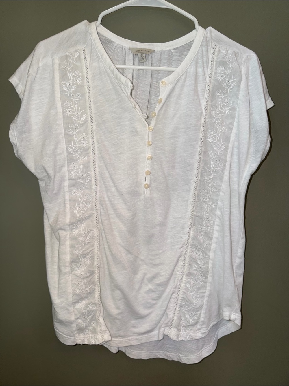 Lucky Brand Women’s White Embroidered Button-Front Top sz L